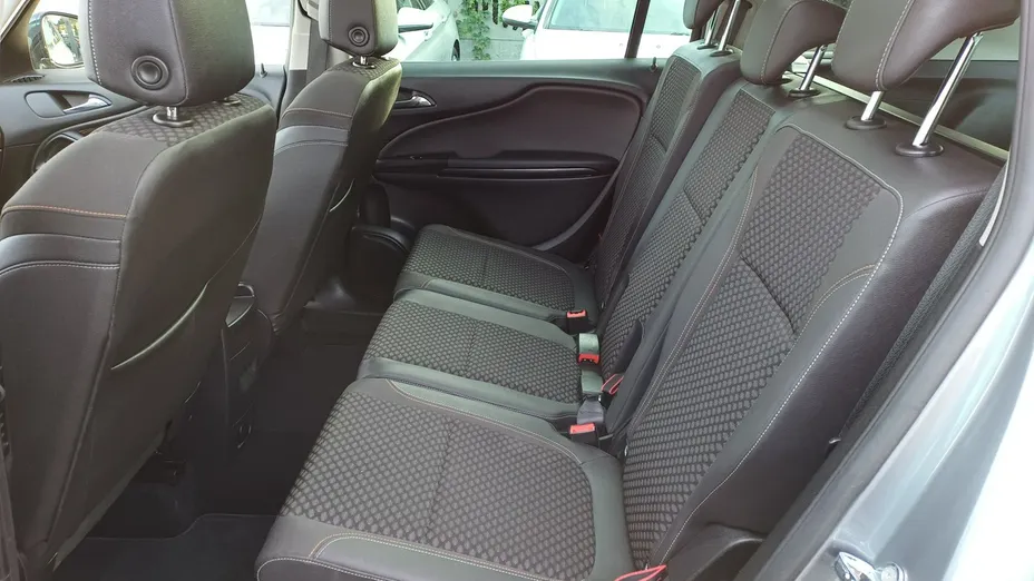 OPEL Zafira -