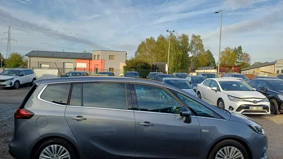 OPEL Zafira -