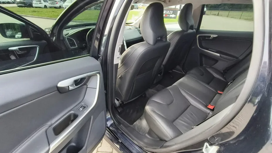 VOLVO XC60 -
