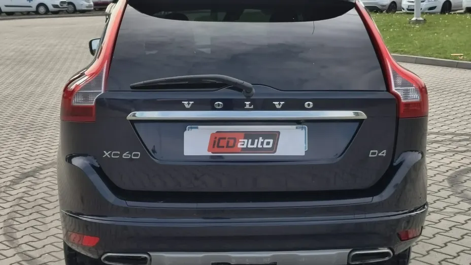 VOLVO XC60 -