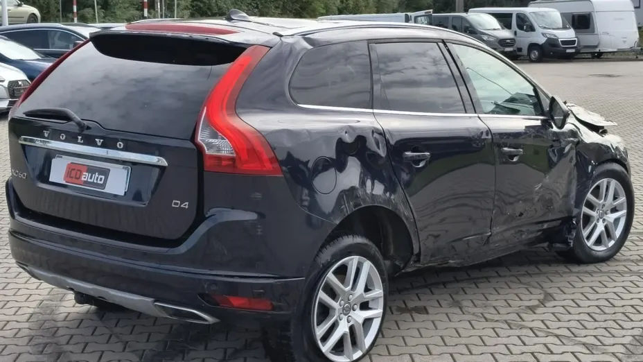 VOLVO XC60 -