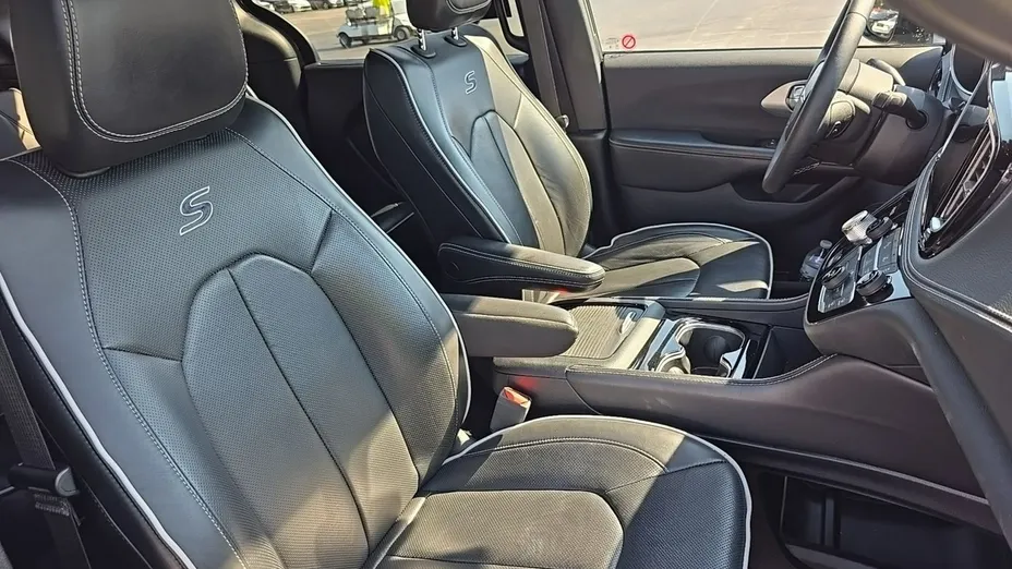 CHRYSLER Pacifica -