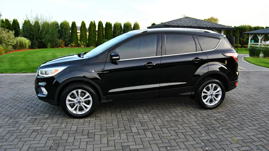 FORD Kuga -