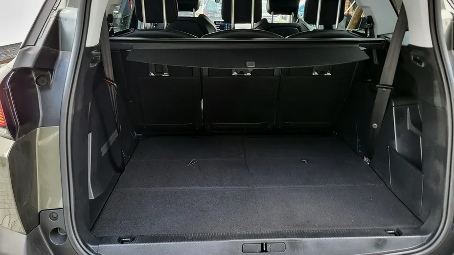 PEUGEOT 5008 -