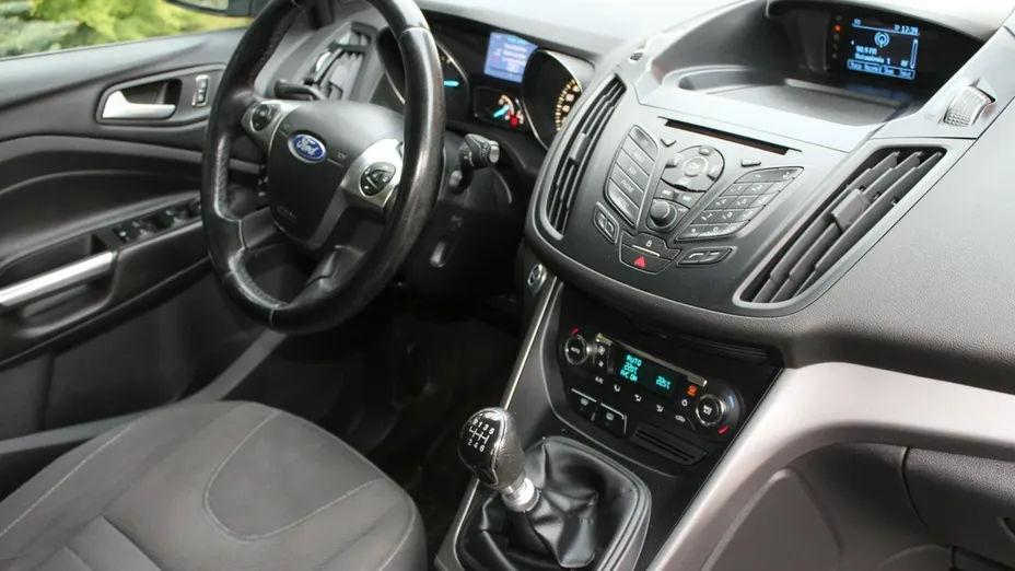 FORD Kuga -