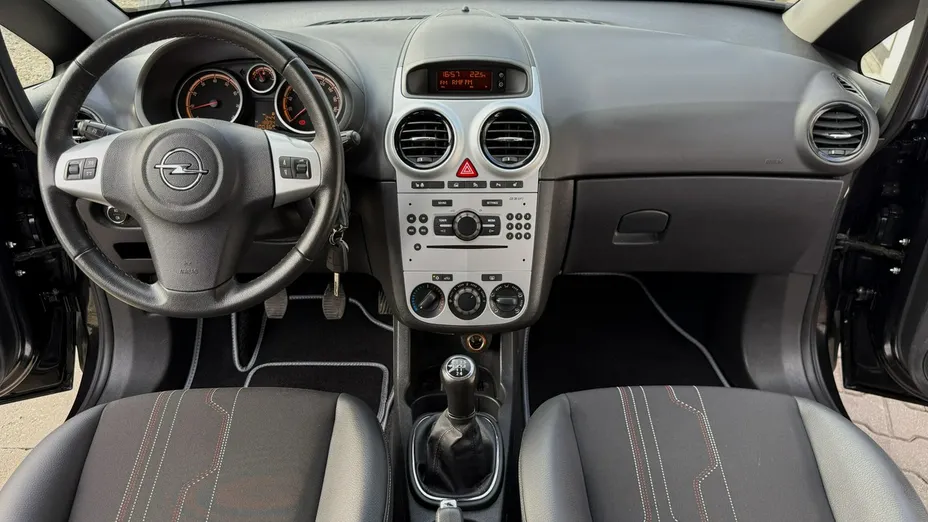 OPEL Corsa -