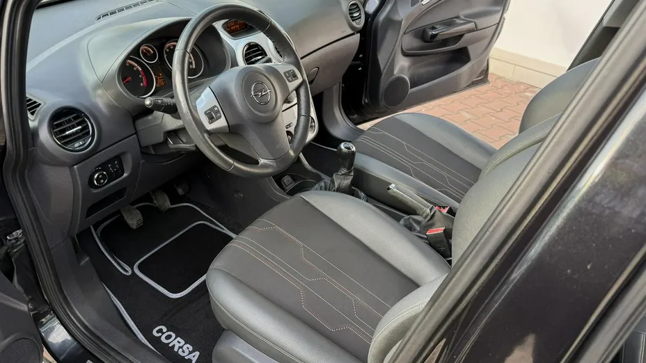 OPEL Corsa -