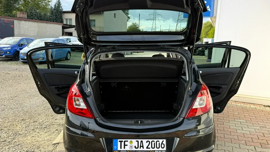 OPEL Corsa -