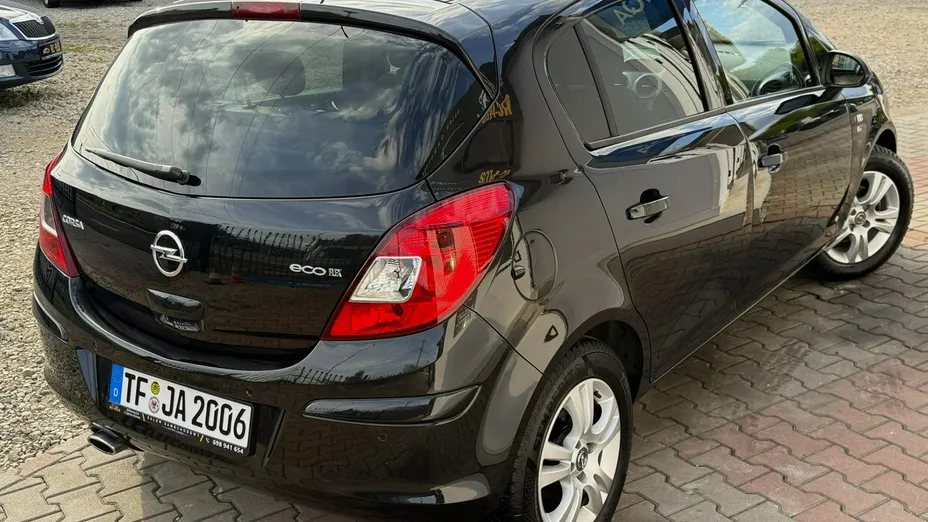 OPEL Corsa -