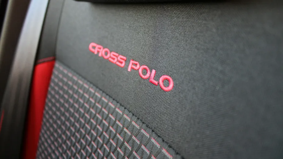 VOLKSWAGEN Polo -