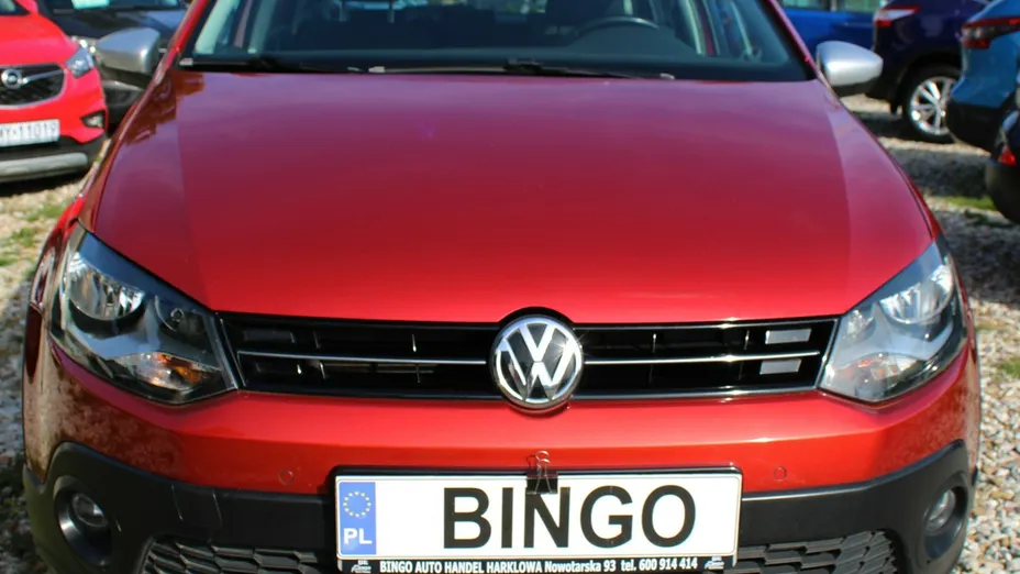 VOLKSWAGEN Polo -