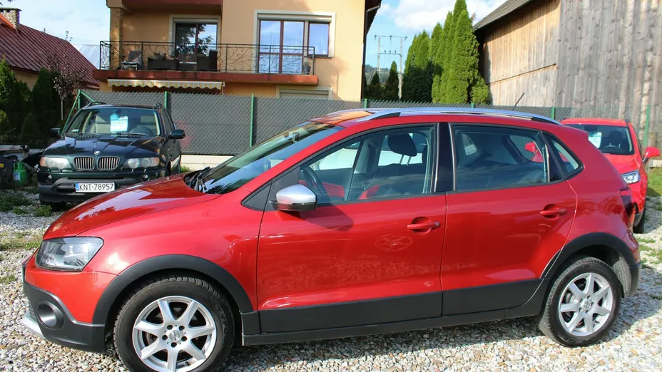 VOLKSWAGEN Polo -
