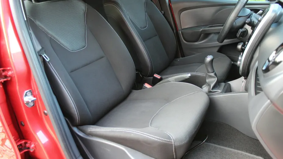 RENAULT Clio -