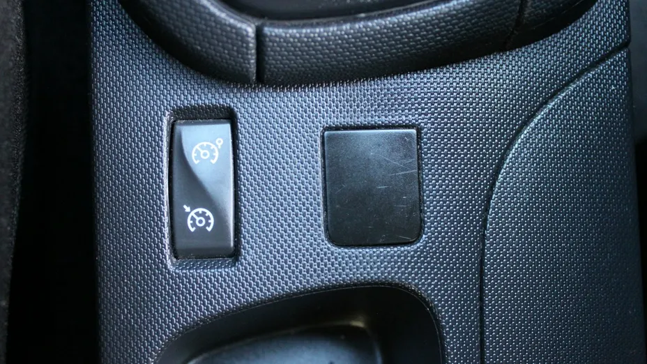 RENAULT Clio -