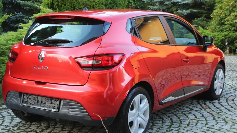 RENAULT Clio -