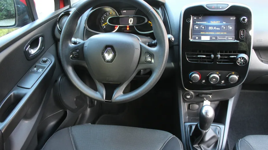 RENAULT Clio -