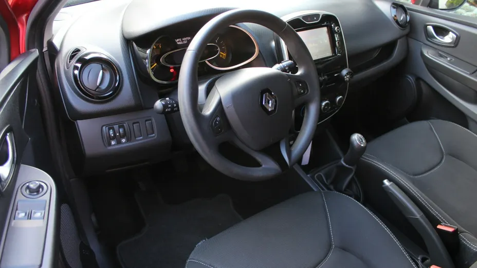 RENAULT Clio -