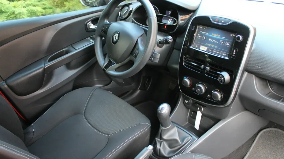 RENAULT Clio -