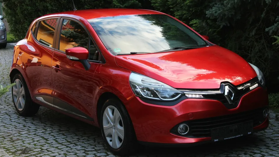 RENAULT Clio -