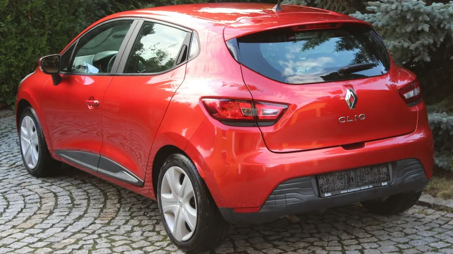 RENAULT Clio -