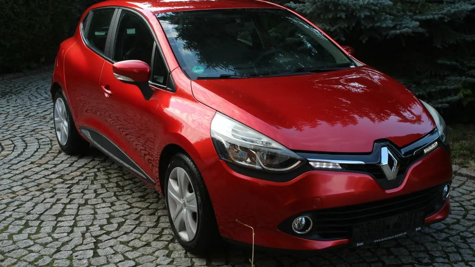 RENAULT Clio -
