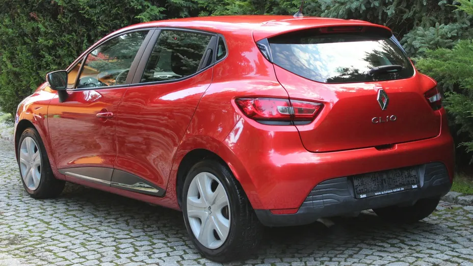 RENAULT Clio -