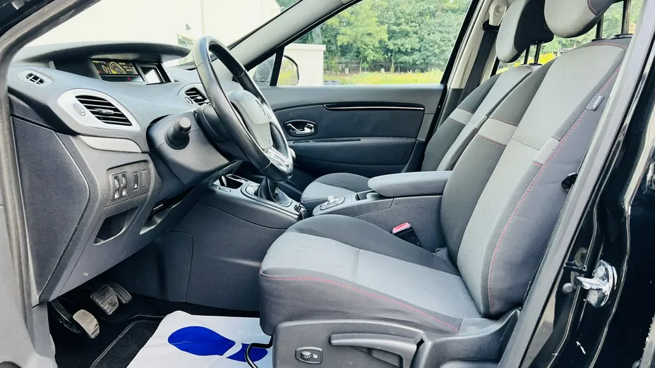 RENAULT Scenic -