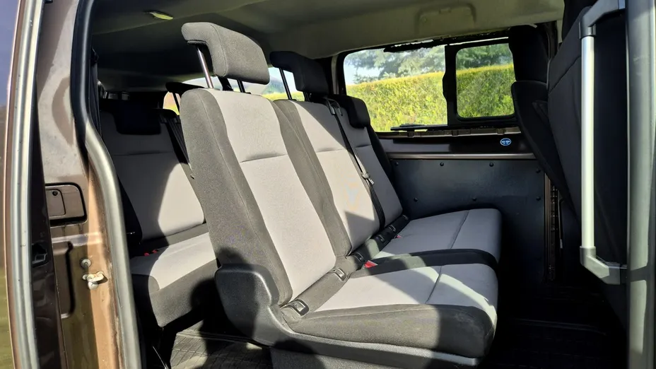 PEUGEOT Traveller -