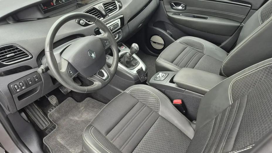 RENAULT Scenic -