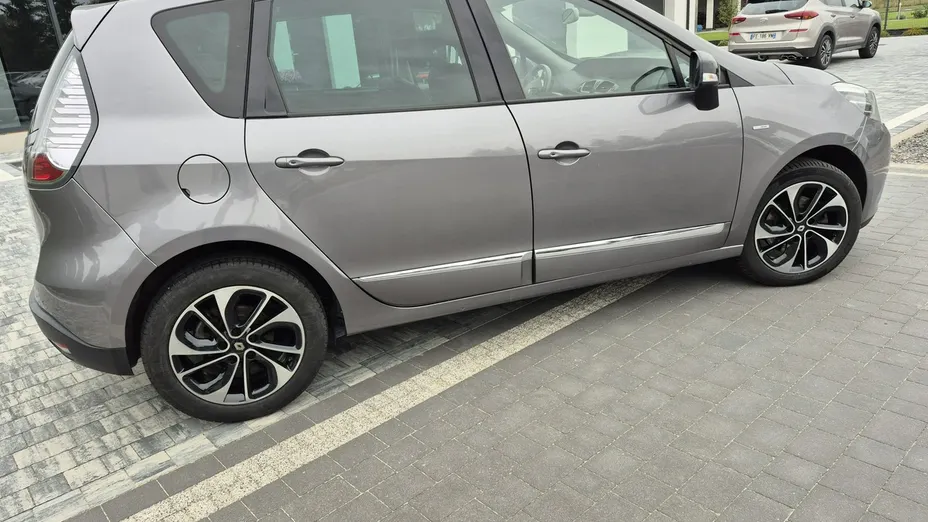 RENAULT Scenic -