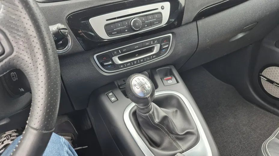 RENAULT Scenic -