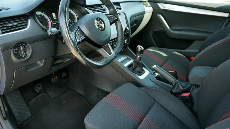 SKODA Octavia -