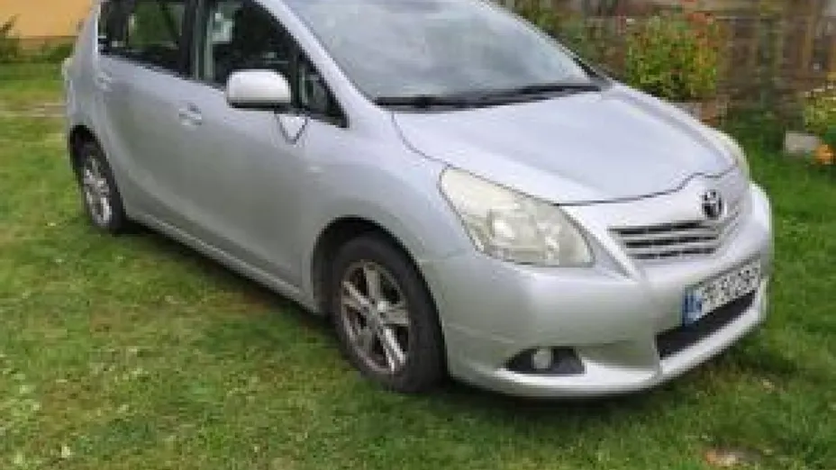 TOYOTA Verso -