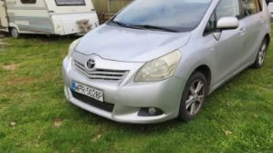 TOYOTA Verso -