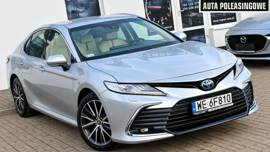 TOYOTA Camry -