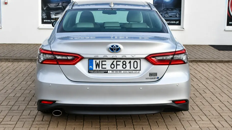 TOYOTA Camry -