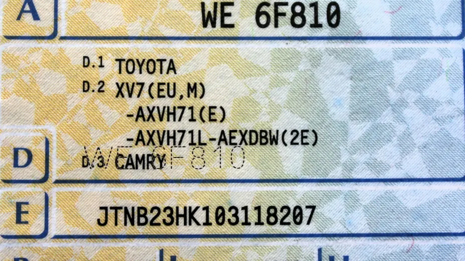TOYOTA Camry -