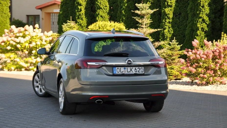 OPEL Insignia -