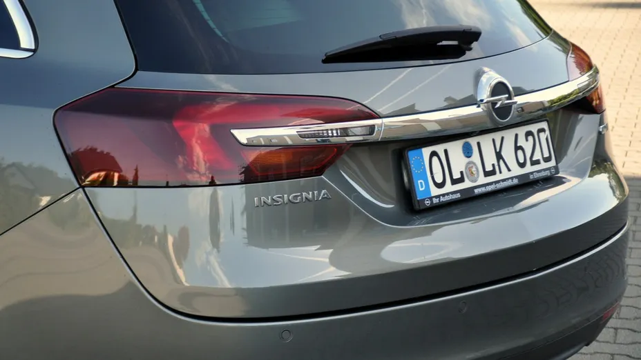 OPEL Insignia -
