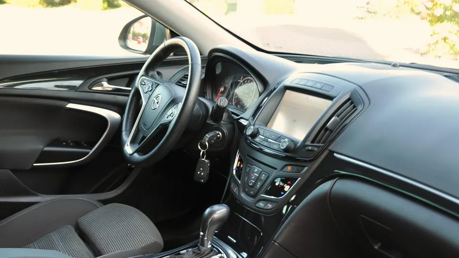 OPEL Insignia -