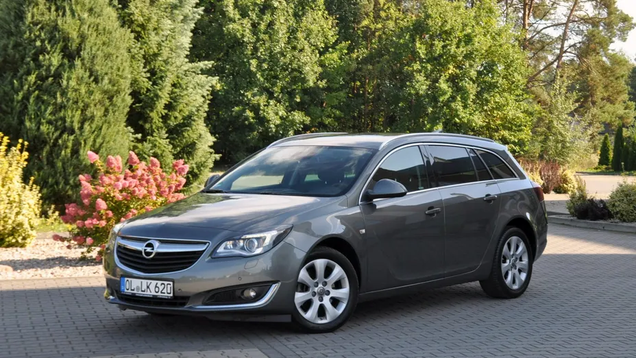 OPEL Insignia -