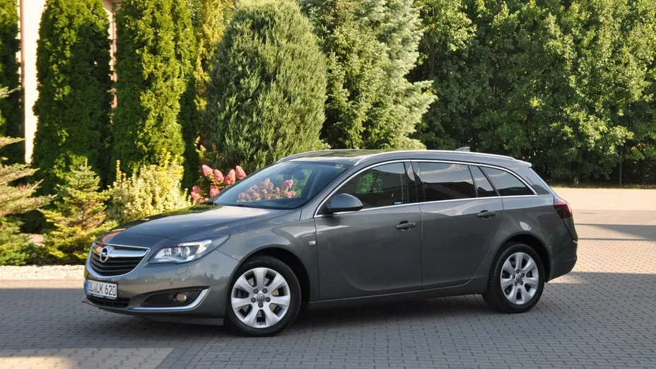 OPEL Insignia -
