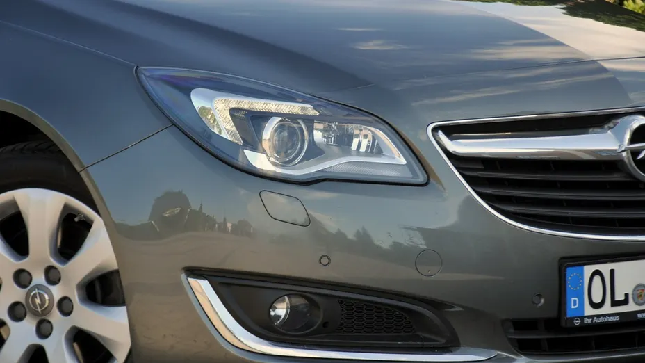 OPEL Insignia -