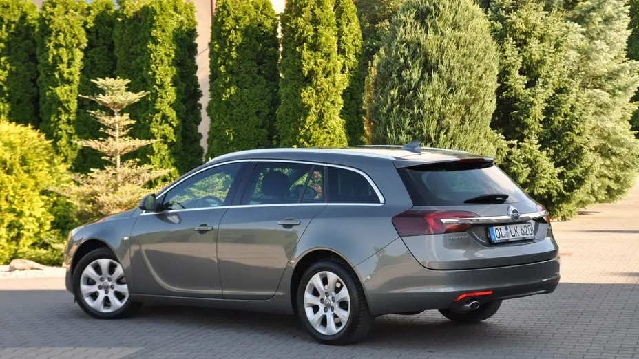 OPEL Insignia -