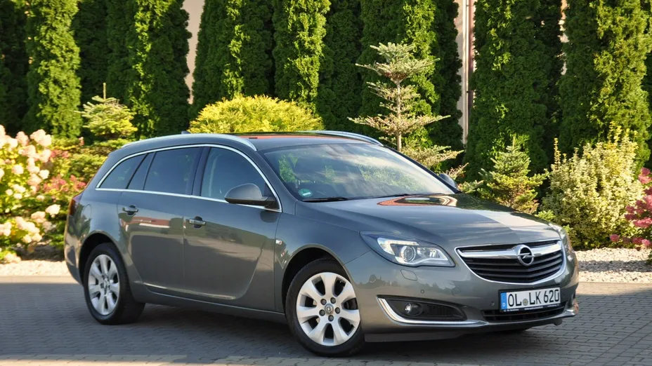 OPEL Insignia -
