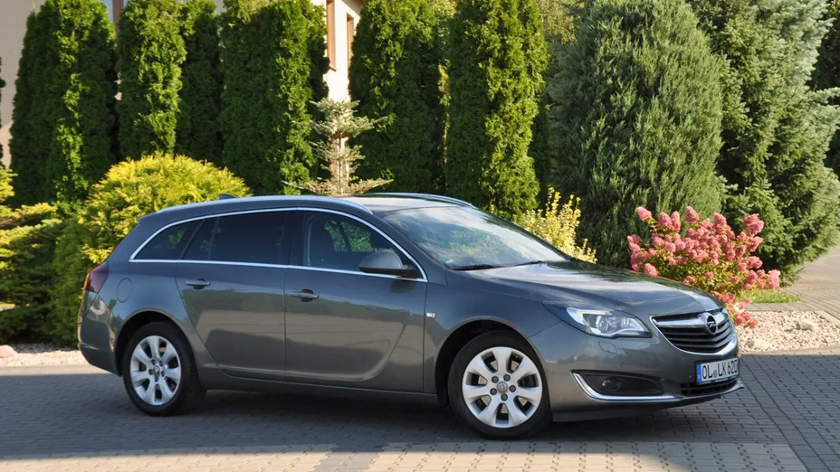 OPEL Insignia -