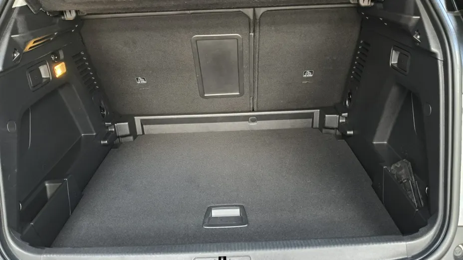 PEUGEOT 3008 -