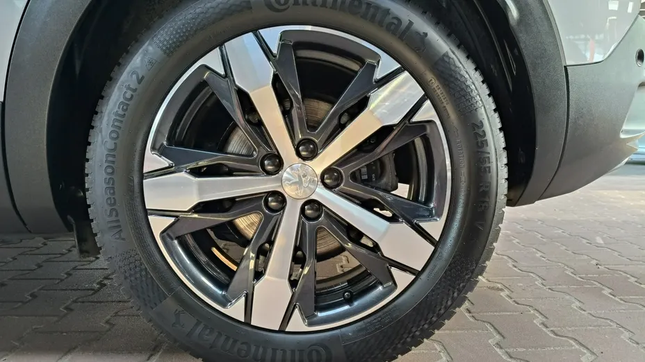 PEUGEOT 3008 -