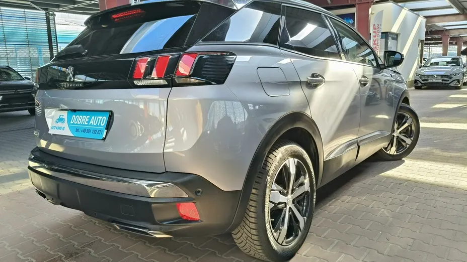 PEUGEOT 3008 -