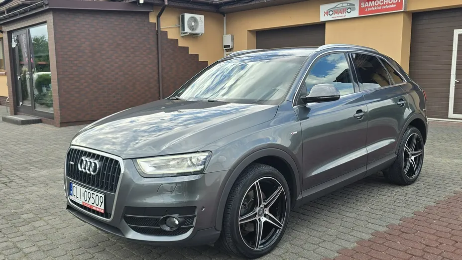 AUDI Q3 -